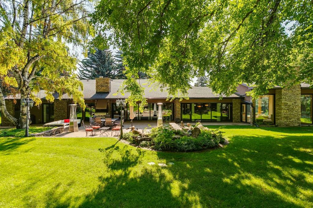 40 Eagle Ridge Place SW, Calgary, Alberta, T2V 2V8