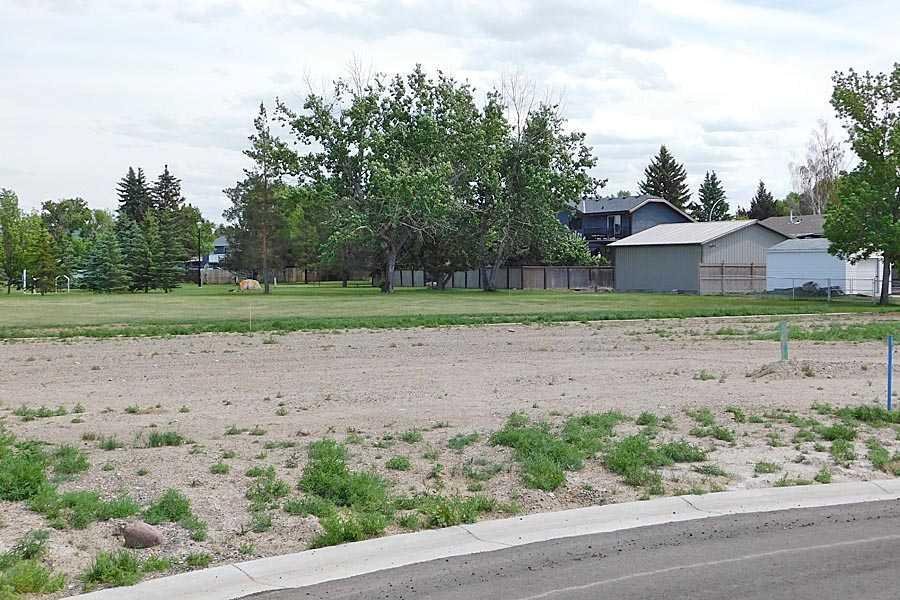 4 Pine Place E, Claresholm, Alberta, T0L 0T0