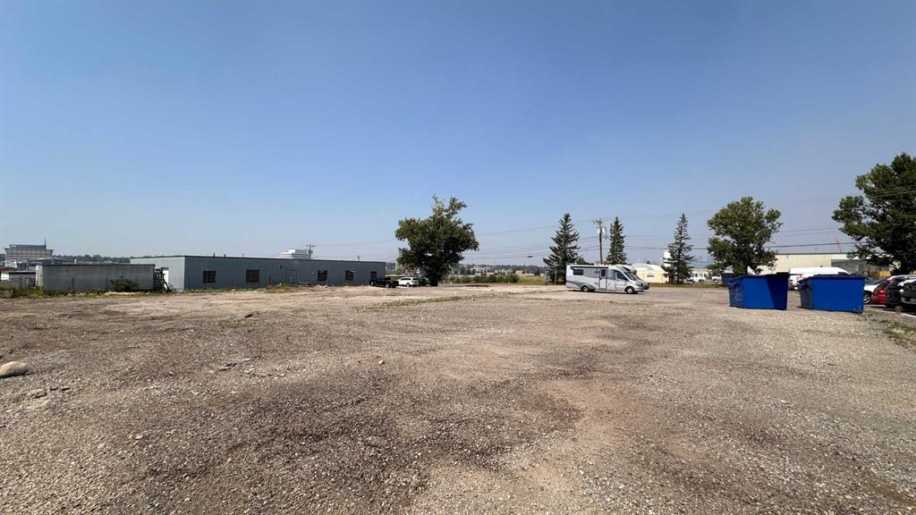 207 61 Avenue SE, Calgary, Alberta, T2H 0R4