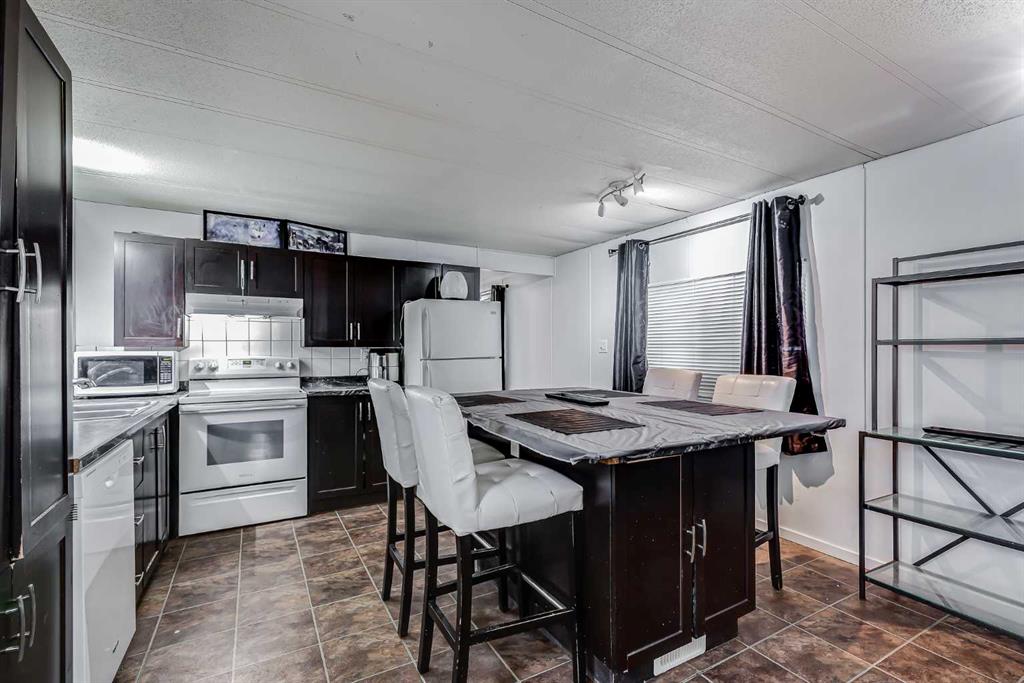 #442 3223 83 Street NW, Calgary, Alberta, T3B5P3