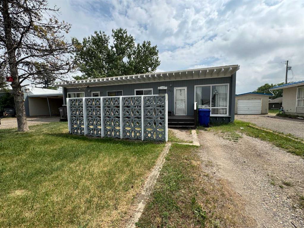 227 53 Avenue E, Claresholm, Alberta, T0L 0Z0