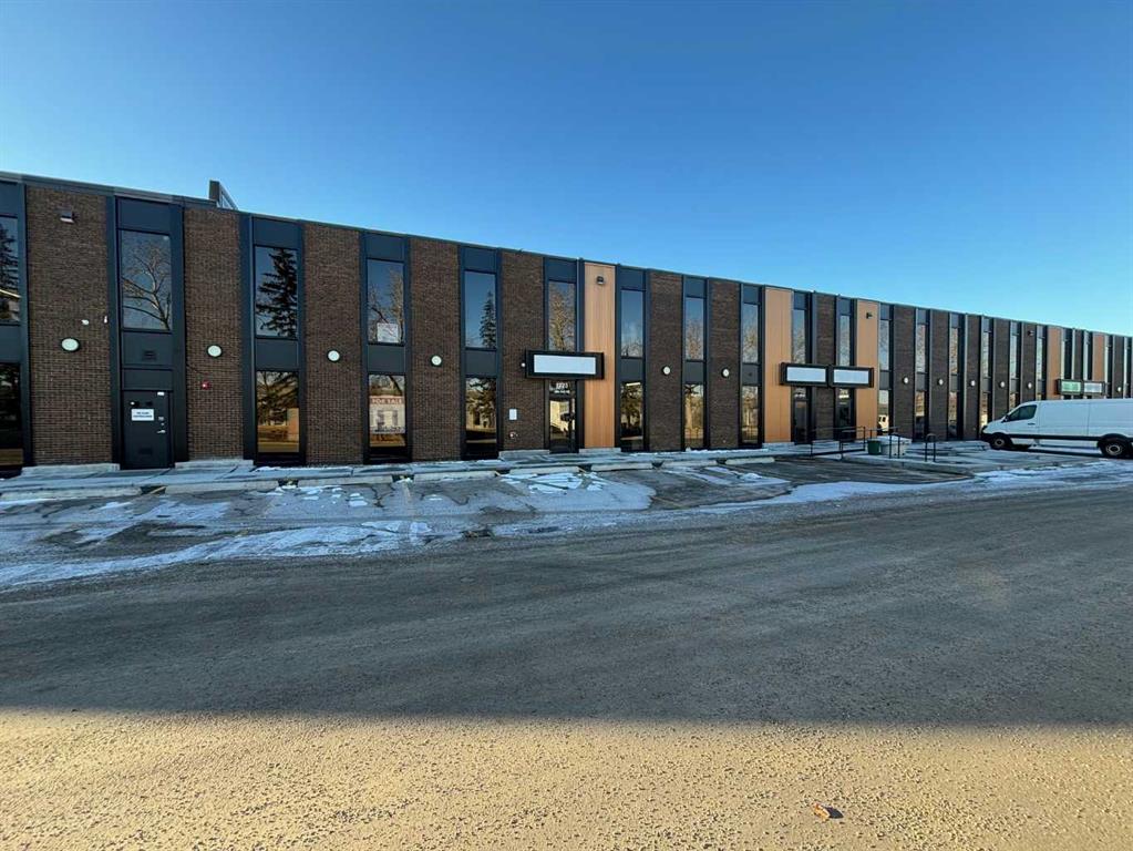 1215 38 Avenue NE, Calgary, Alberta, T2E 6M2