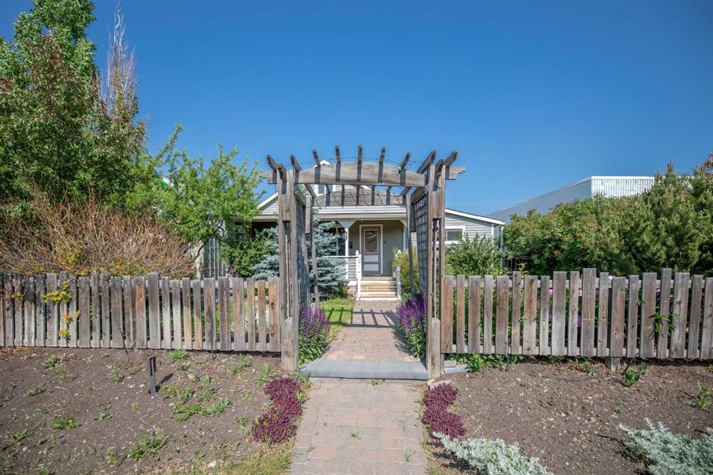 125 River Avenue, Cochrane, Alberta, T4C 2C2