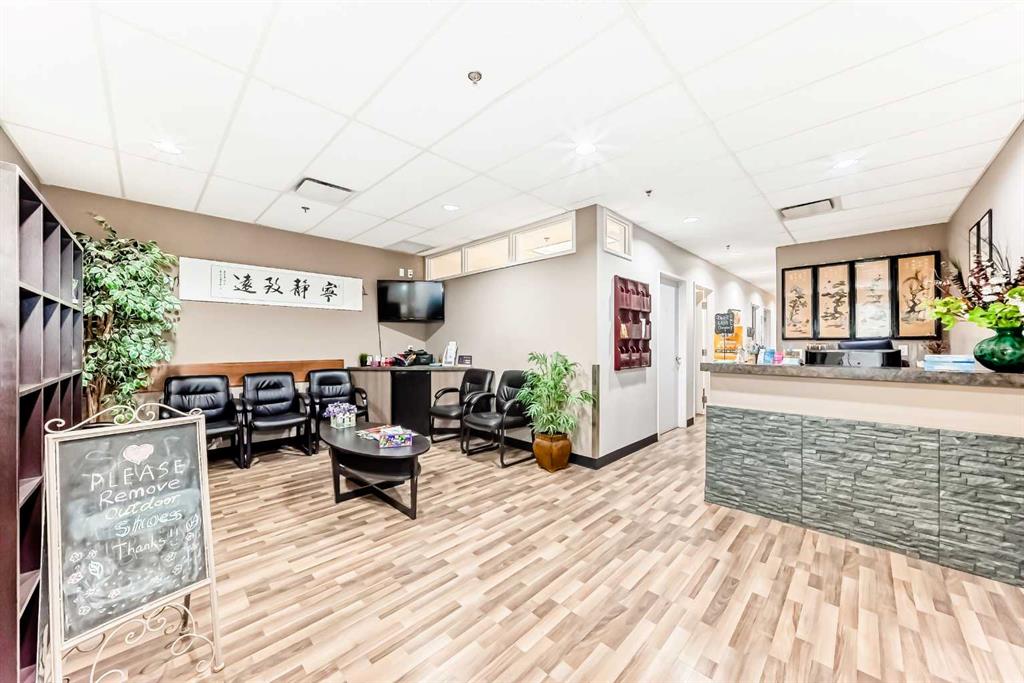 #206 11420 27 Street SE, Calgary, Alberta, T2Z3R6