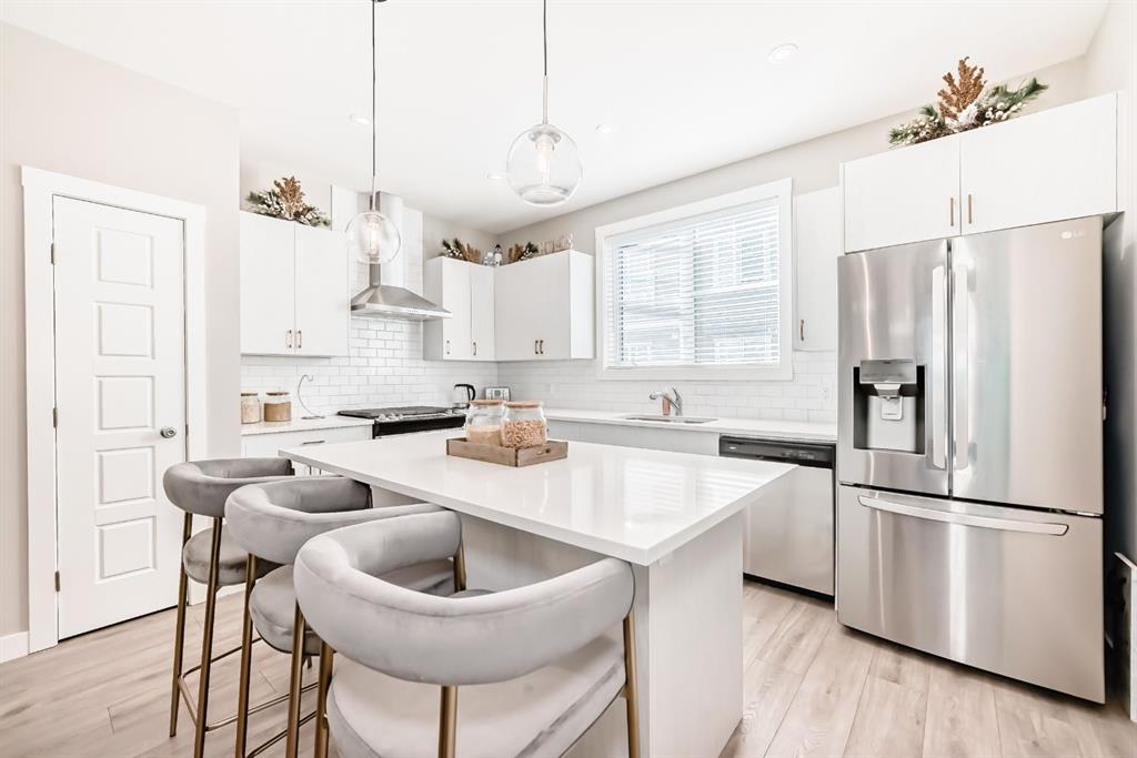 410 Cranbrook Walk SE, Calgary, Alberta, T3M 2V5