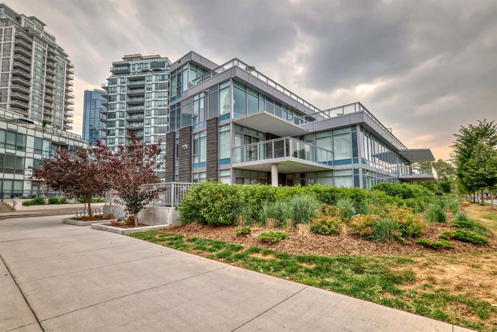 #201 88 Waterfront Mews SW, Calgary, Alberta, T2P 1K7