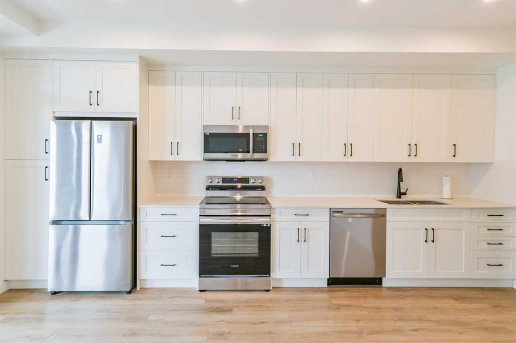 #302 40 Sage Hill Walk NW, Calgary, Alberta, T3R 1C5