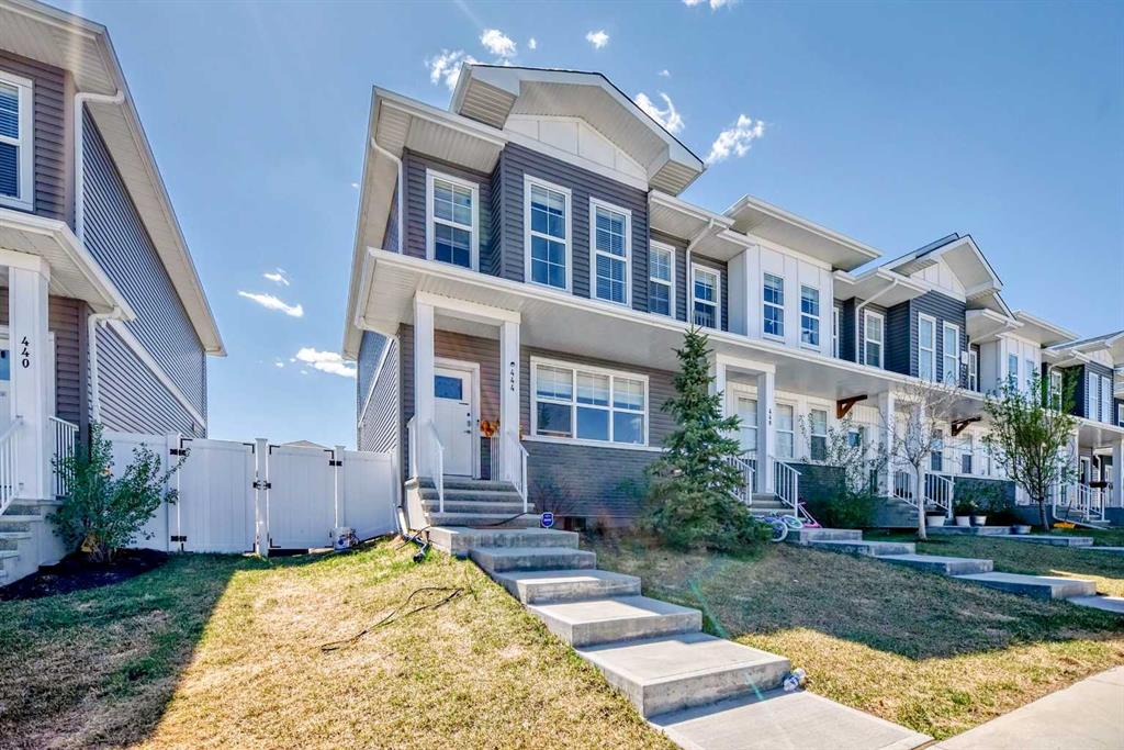 444 West Lakeview Drive, Chestermere, Alberta, T1X 2A4