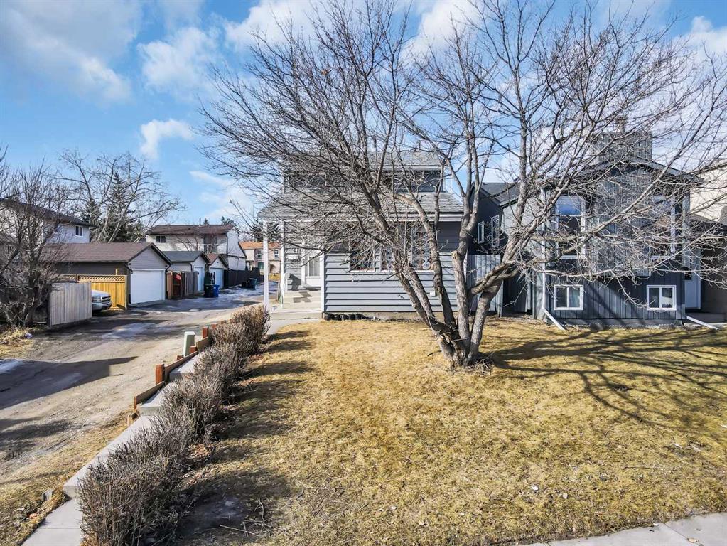 111 Pinemill Mews NE, Calgary, Alberta, T1Y4R6