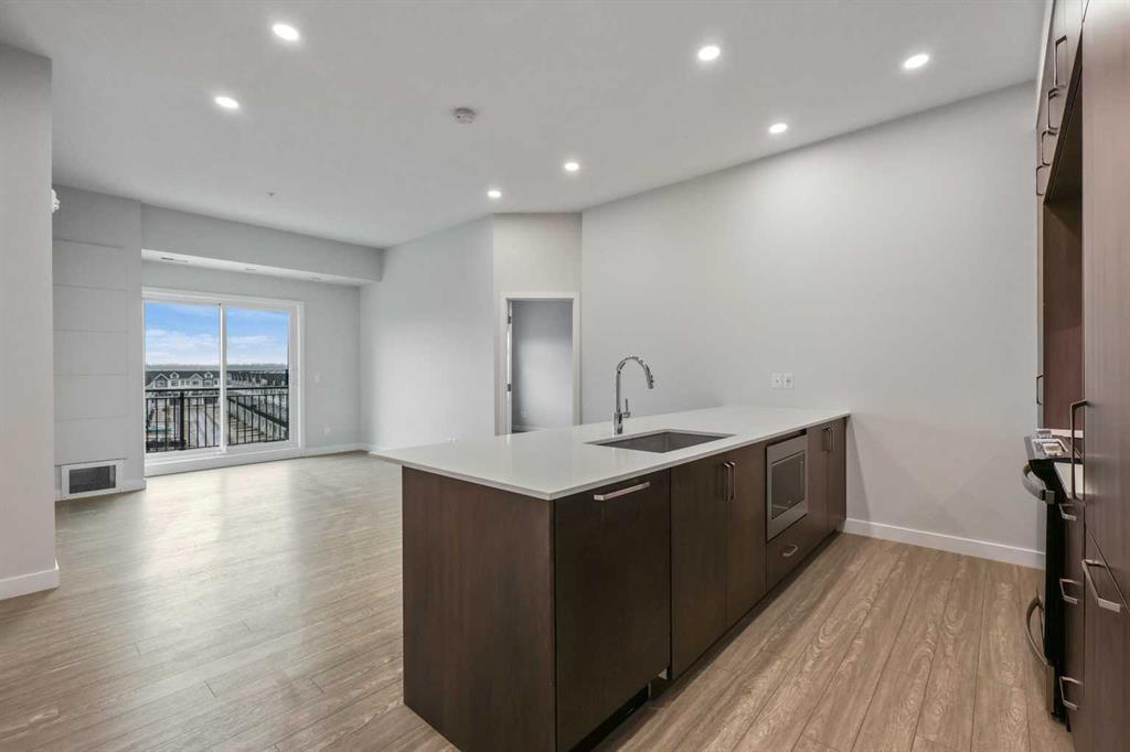 #422 255 Les Jardins Park SE, Calgary, Alberta, T2C5V3