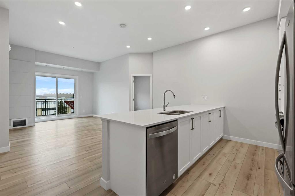 #423 255 Les Jardins Park SE, Calgary, Alberta, T2C5V3