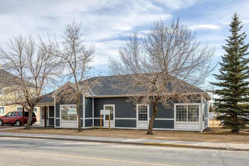 305 First Street E, Cochrane, Alberta, T4C 1Z3