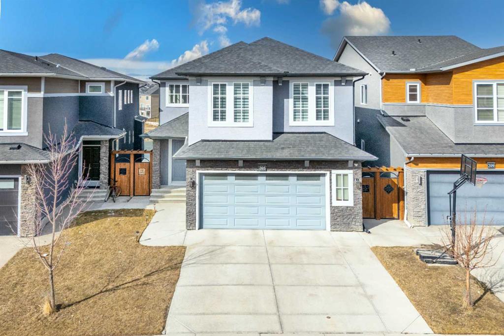 205 Carringvue Manor NW, Calgary, Alberta, T3P 0W3