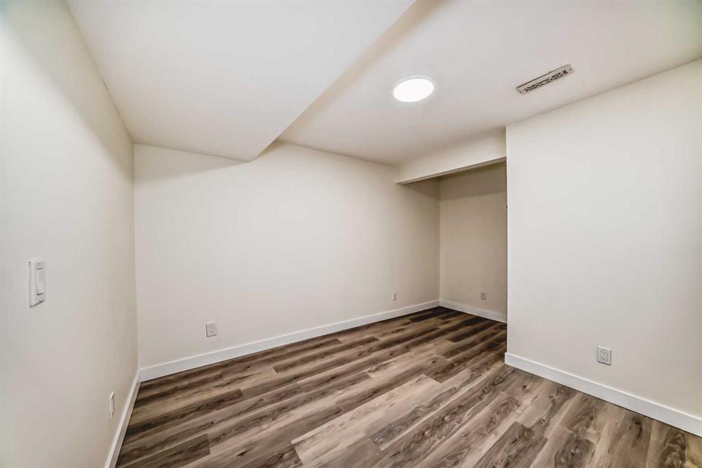 257 Pensville Close SE, Calgary, Alberta, T2A 5P2