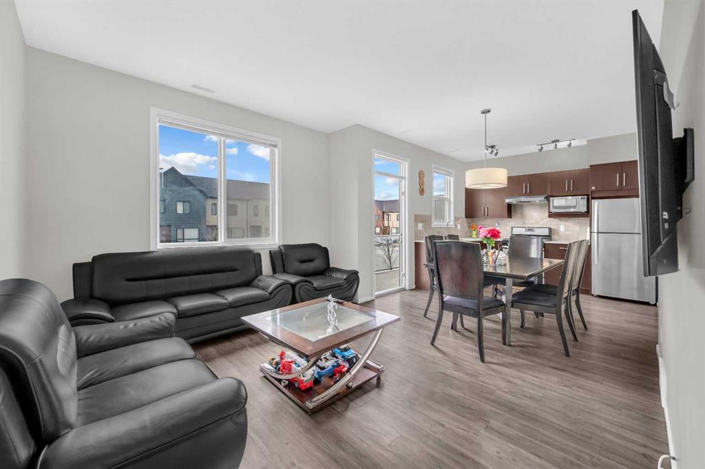 #202 515 Redstone Walk NE, Calgary, Alberta, T3N 1M5