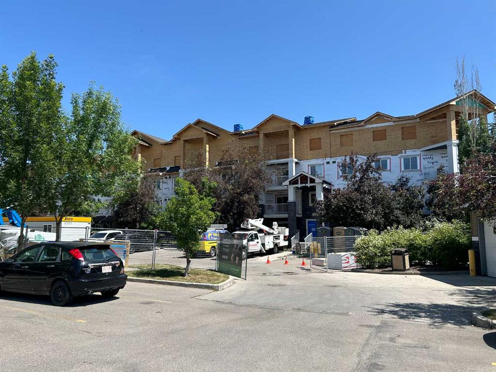 #1112 115 Prestwick Villas SE, Calgary, Alberta, T2Z 0M8