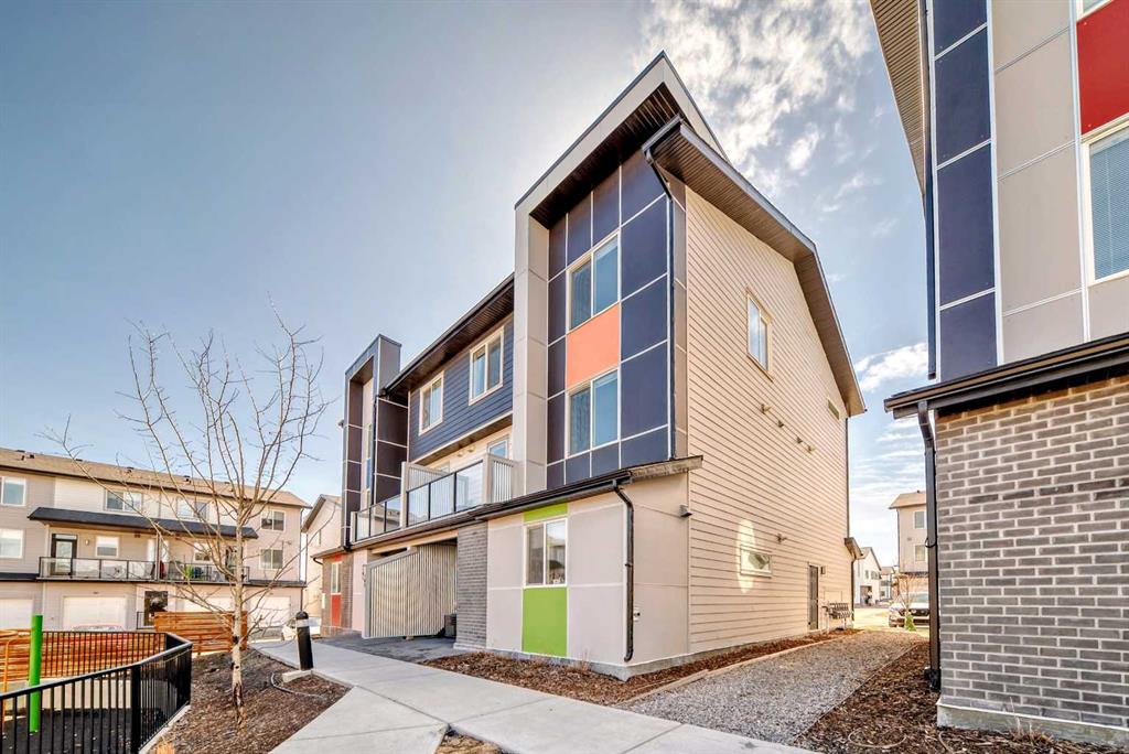 #202 110 Redstone Walk NE, Calgary, Alberta, T3N 1M6