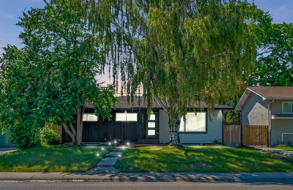 9819 2 Street SE, Calgary, Alberta, T2J 0W3
