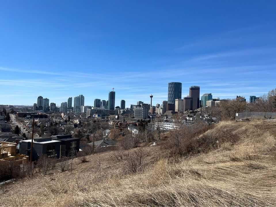 721 7 Avenue NE, Calgary, Alberta, T2E 0N6