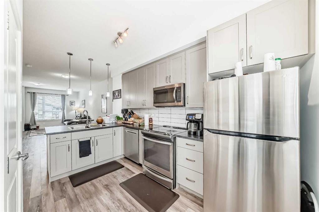#306 11 Evanscrest Mews NW, Calgary, Alberta, T3P0Y1