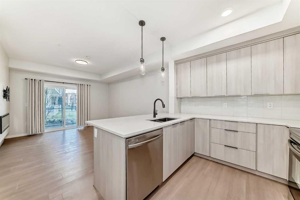 #120 360 Harvest Hills Way NE, Calgary, Alberta, T3K 4Z4