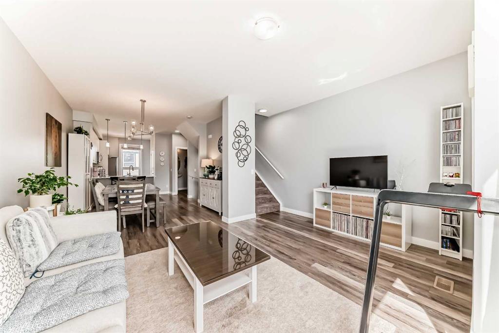 #106 11 Evanscrest Mews NW, Calgary, Alberta, T3P 0Y1