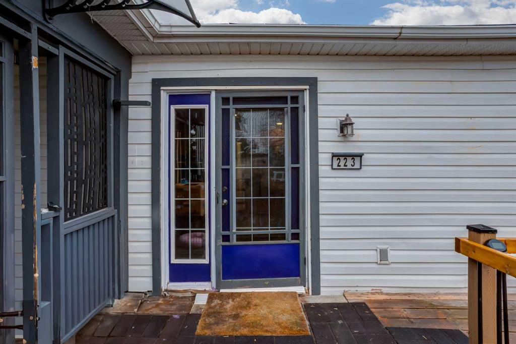 223 Huntwell Road NE, Calgary, Alberta, T2K 5V4