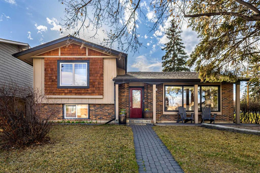 219 Lake Rosen Crescent SE, Calgary, Alberta, T2J 3L9