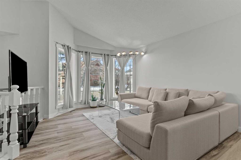 358 Hawkstone Drive NW, Calgary, Alberta, T3G 3T7