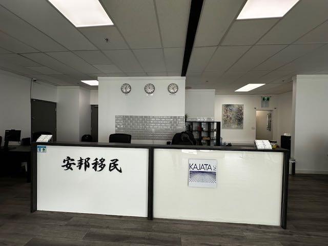 128 2 Avenue SE, Calgary, Alberta, T2G 5J5