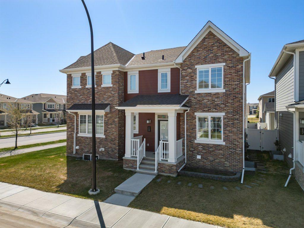 13 Yorkstone Grove SW, Calgary, Alberta, T2X 4K6
