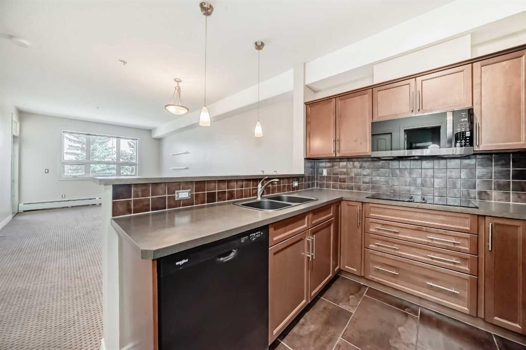 #206 26 Val Gardena View SW, Calgary, Alberta, T3H 5X7