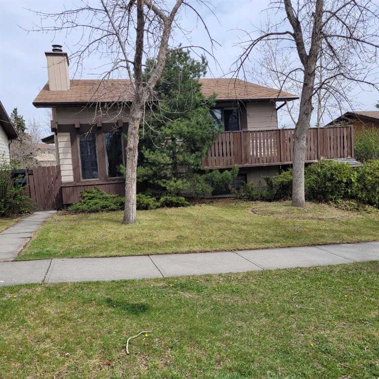 936 Berkley Drive NW, Calgary, Alberta, T3K 1A2