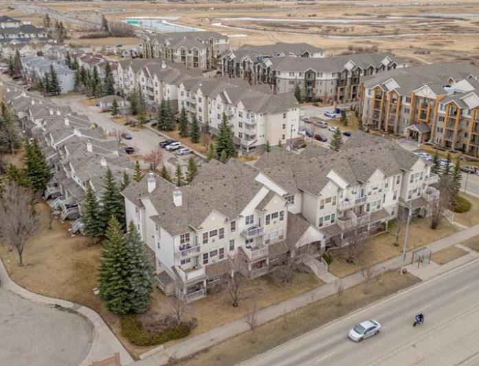 #101 1000 Applevillage Court SE, Calgary, Alberta, T2A 7Z4