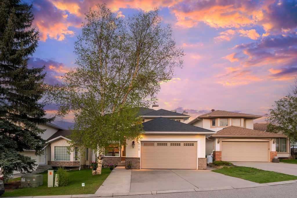212 Sandalwood Place NW, Calgary, Alberta, T3K 4B3