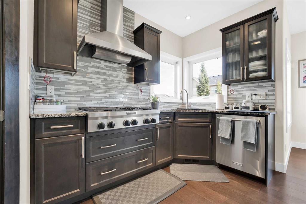 164 Rainbow Falls Heath, Chestermere, Alberta, T1X 0S7