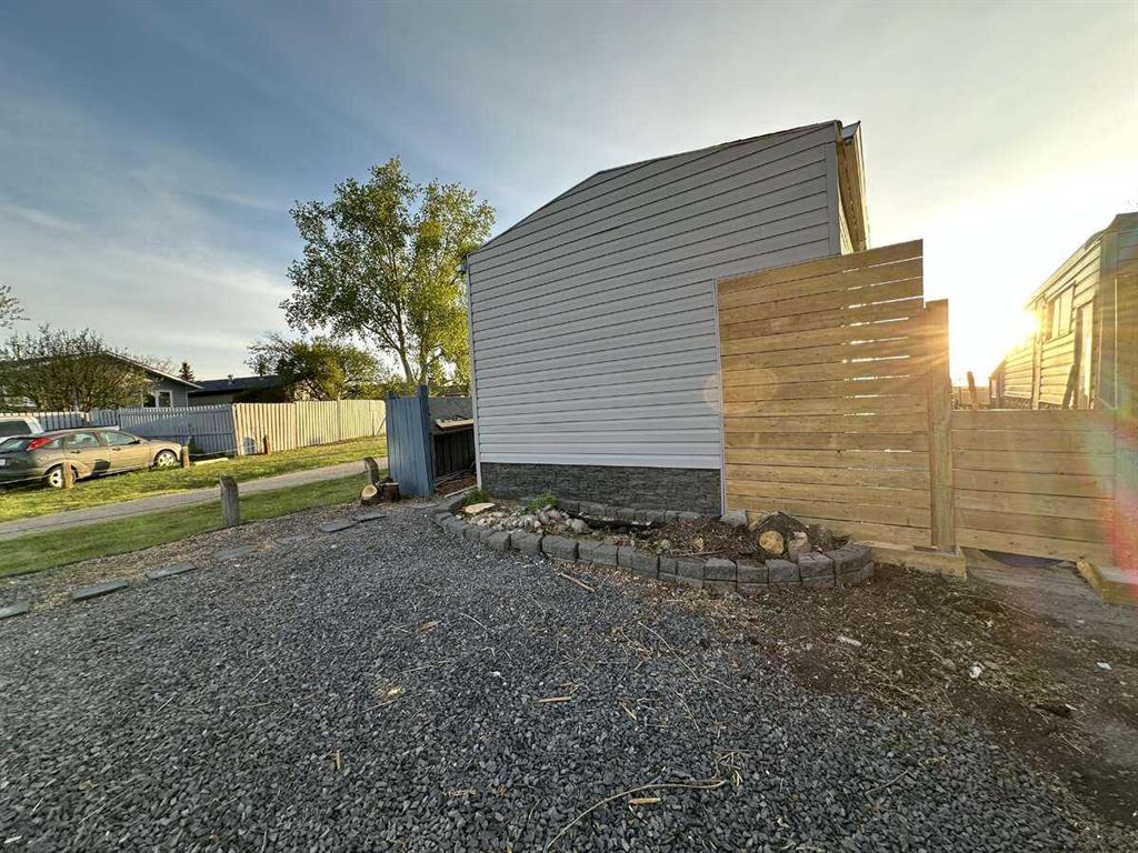 101 Huntstrom Drive NE, Calgary, Alberta, T2K 5V5