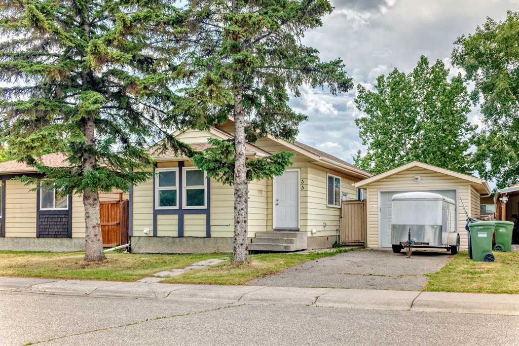 35 Abingdon Road NE, Calgary, Alberta, T2A 6X5