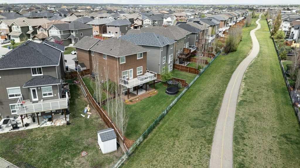 48 Everhollow Street SW, Calgary, Alberta, T2Y 0K2