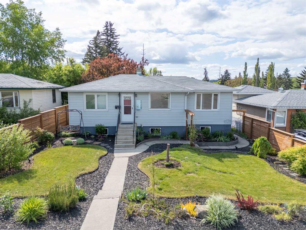 2108 52 Street NW, Calgary, Alberta, T3B 1C4