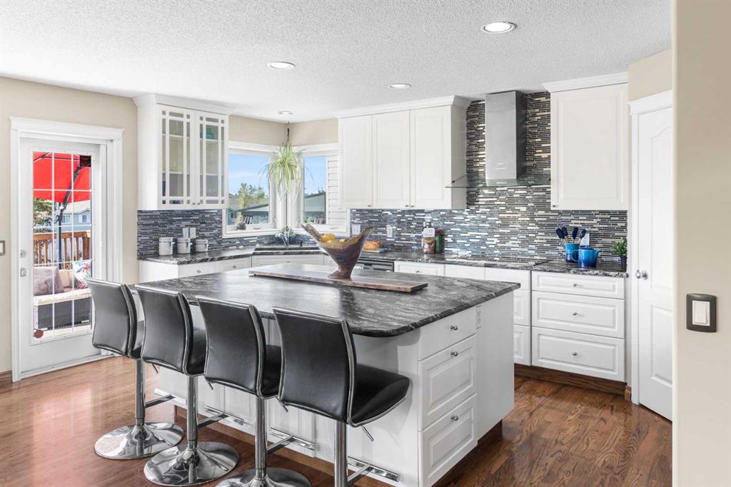 85 Douglas Ridge Circle SE, Calgary, Alberta, T2Z 3B7