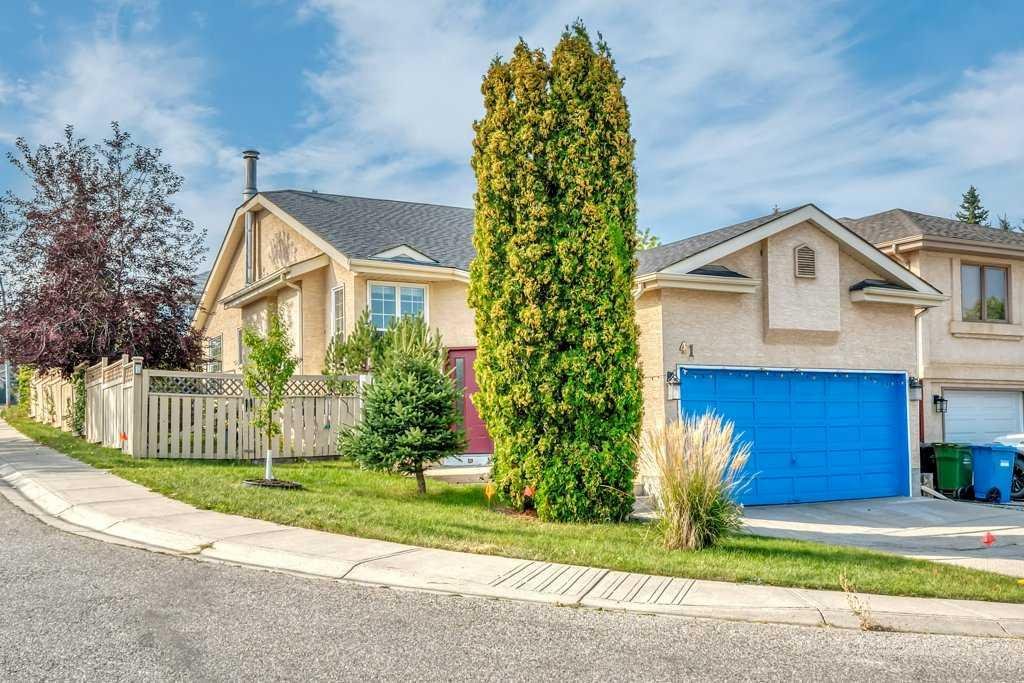 41 Millbank Bay SW, Calgary, Alberta, T2Y 2Z1