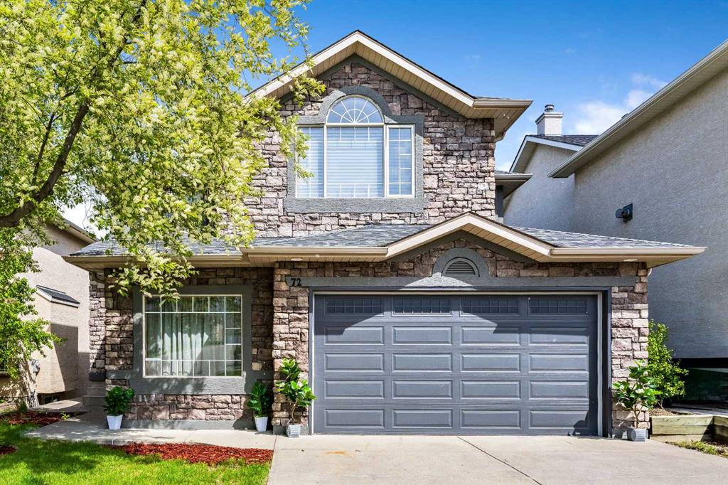 72 Strathridge Close SW, Calgary, Alberta, T3H 4J3