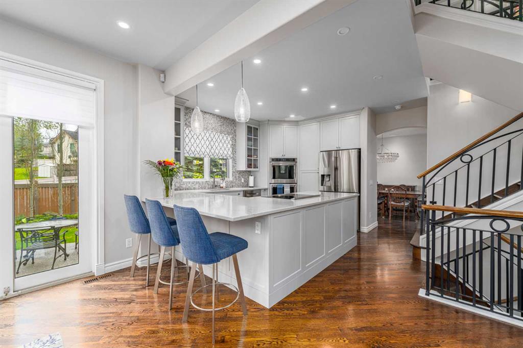 17 Patterson Park SW, Calgary, Alberta, T3H 3A8