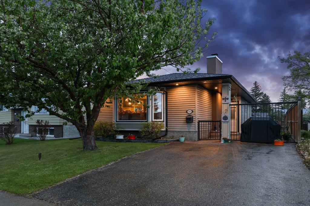 1711 Pinetree Crescent NE, Calgary, Alberta, T1Y1L6