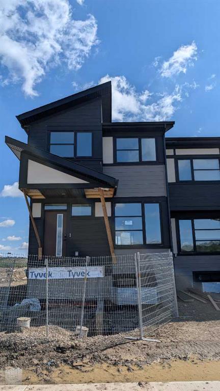 882 Wolf Willow Boulevard SE, Calgary, Alberta, T2X 5R7