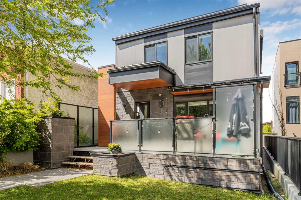 352 33 Avenue NE, Calgary, Alberta, T2E 2H8