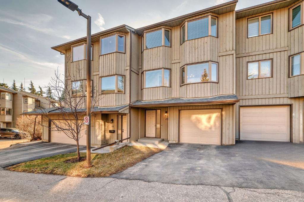 173 Glamis Terrace SW, Calgary, Alberta, T3E6V3