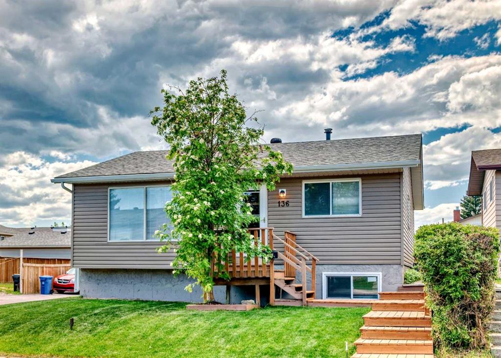 136 Castledale Crescent NE, Calgary, Alberta, T3J 1X4