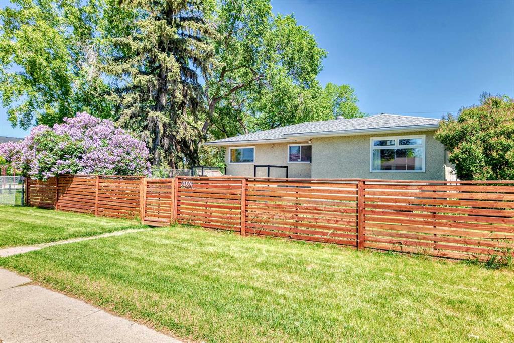 2024 45 Street SE, Calgary, Alberta, t2b 1j9
